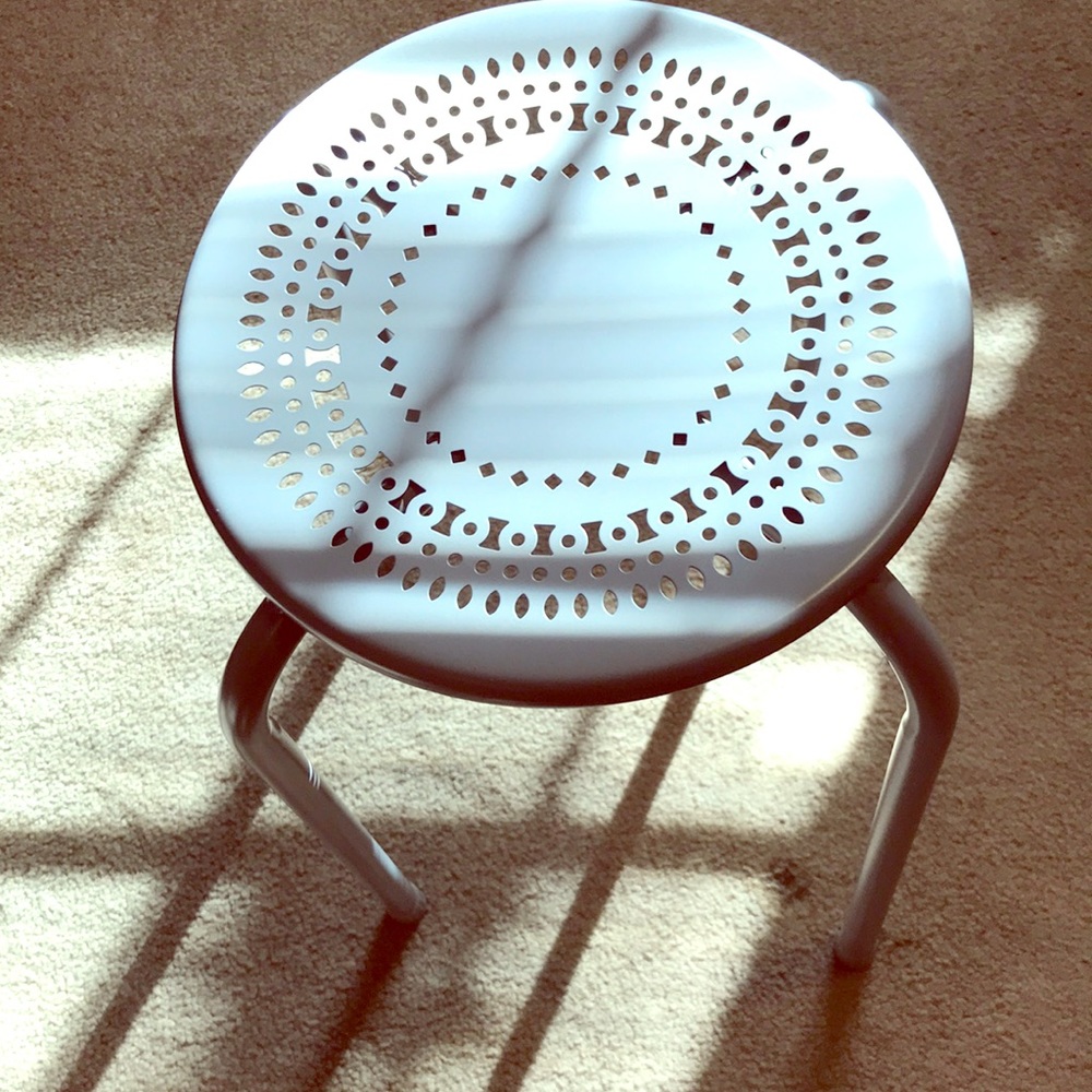 Stool!